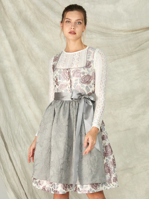 Dirndl Grau: Eleganz und Vielseitigkeit in der Trachtenmode